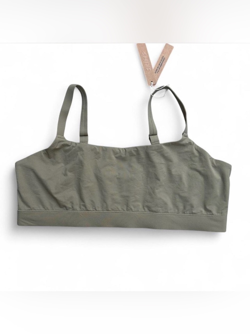 SKIMS FITS EVERYBODY SCOOP
NECK BRALETTE | COLOR: KHAKI | SIZE: 4X
